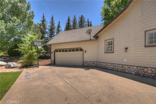 375 Meadow Cir N, House other with 4 bedrooms, 3 bathrooms and 2 parking in Big Bear Lake CA | Image 53