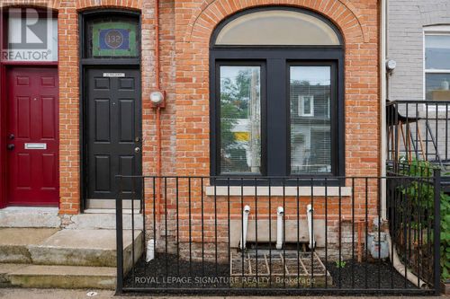 152 Parliament St, Toronto, ON, M5A2Z1 | Card Image