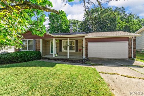 5 Cedarwood Ct, Saint Peters, MO, 63376-7002 | Card Image
