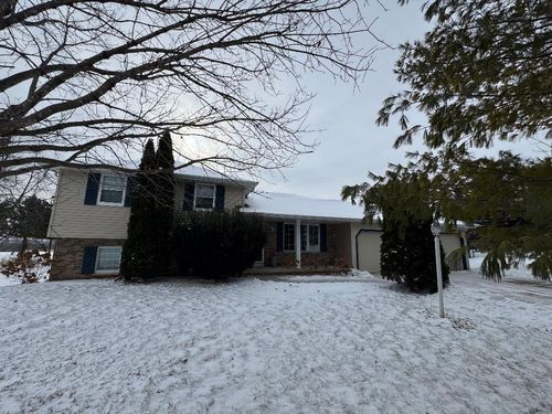 W6875 Hummock Drive, GREENVILLE, WI, 54942 | Card Image