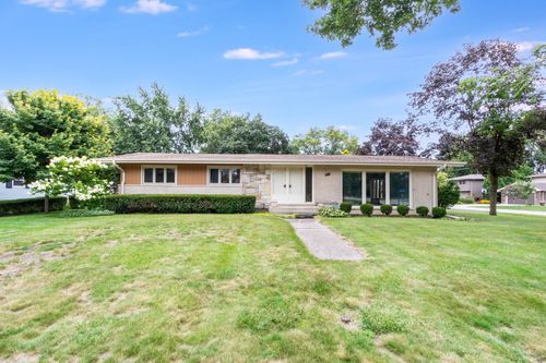 642 Country Ln, Beecher, IL, 60401-6001 | Card Image