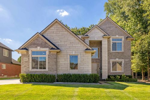 54321 Deadwood Ln, Utica, MI, 48316-2303 | Card Image