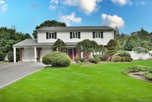17 Greenvale Drive, Huntington, NY, 11731 | Card Image