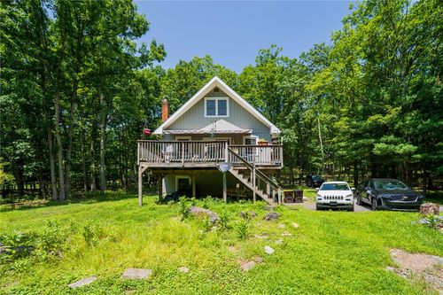 3196 Woodcrest Ave, Effort, PA, 18330-8096 | Card Image