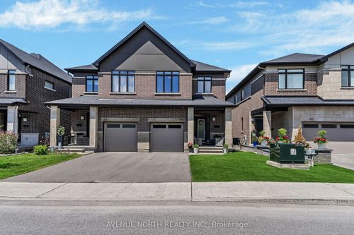 323 Lysander Pl, Ottawa, ON, K1K3X8 | Card Image