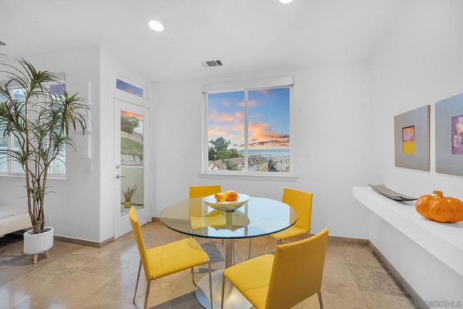 3142 Harbor Ridge Ln, Condo with 3 bedrooms, 2 bathrooms and 3 parking in San Diego CA | Image 9