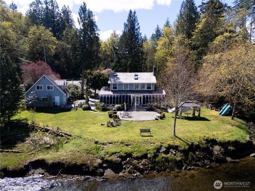 8320 E Grapeview Loop Rd, Allyn, WA, 98524-8741 | Card Image