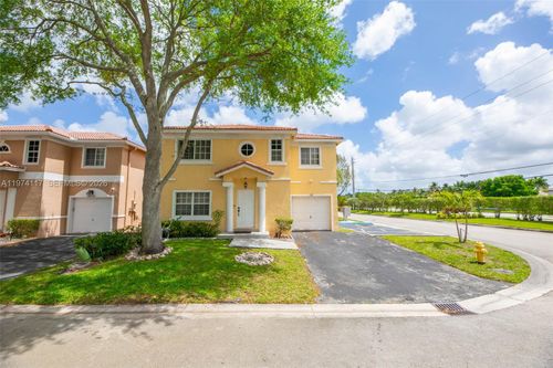10 Nw 110th Ave, Plantation, FL, 33324-1563 | Card Image