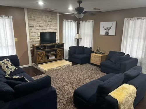 5511 Ridge Rd, Navasota, TX, 77868-5954 | Card Image