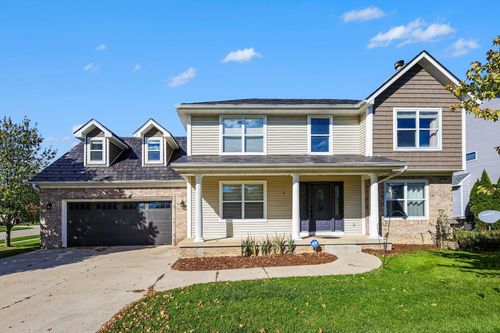 6732 Conestoga Dr, Lansing, MI, 48917-8851 | Card Image