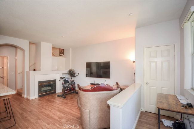 803 Maplewood, Condo with 2 bedrooms, 3 bathrooms and 2 parking in Irvine CA | Image 11
