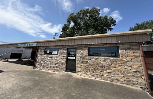 106 N 18th St, Nederland, TX, 77627-5123 | Card Image