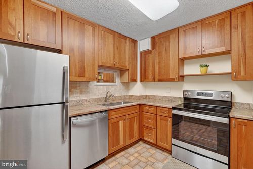 1-123-15101 Interlachen Dr, SILVER SPRING, MD, 20906-5601 | Card Image