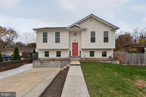 1034 58th Ave, FAIRMOUNT HEIGHTS, MD, 20743-1360 | Card Image