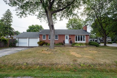17 Woodland Acres, Belleville, ON, K8N4K2 | Card Image