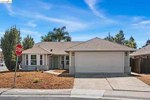 5901 Pine Vista Way, Elk Grove, CA, 95758-4202 | Card Image