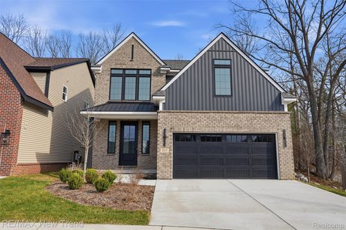 217 Summit View Ln, Milford, MI, 48381-3867 | Card Image