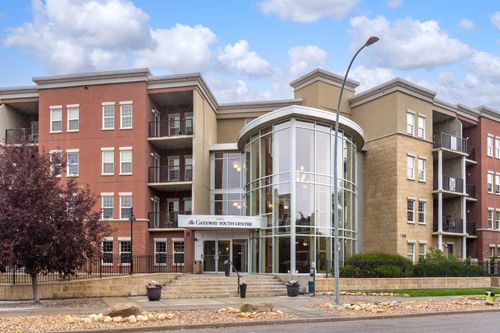 {{alt}} | Card Image