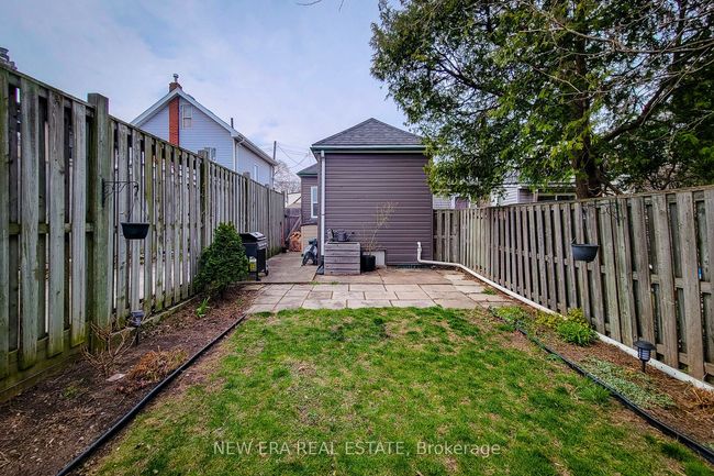 18 Ellis Ave, House other with 2 bedrooms, 2 bathrooms and 1 parking in Hamilton ON | Image 7