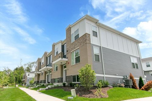 29w710 Cambridge Ct, Warrenville, IL, 60555-3640 | Card Image