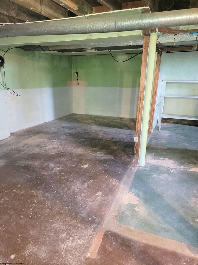 112 Center St, House other with 3 bedrooms, 1 bathrooms and 3 parking in Kingwood WV | Image 22