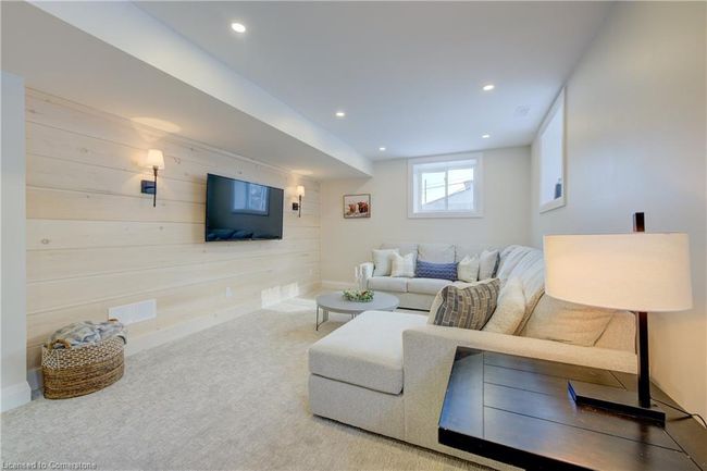 1264 King St N, House other with 5 bedrooms, 2 bathrooms and 5 parking in Saint Jacobs ON | Image 30