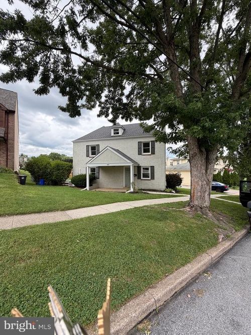 461 W 11th Ave, CONSHOHOCKEN, PA, 19428-1423 | Card Image