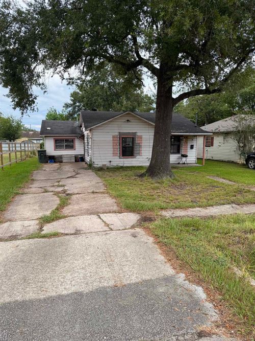 2082 Primrose St, Beaumont, TX, 77703-3830 | Card Image