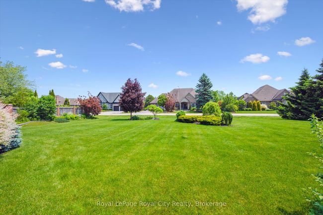 105 Riverwalk Pl, House attached with 2 bedrooms, 2 bathrooms and 3 parking in Rockwood ON | Image 34