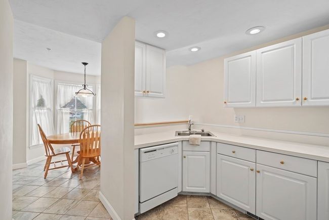 E - 4 Strawberry Ln, Condo with 2 bedrooms, 3 bathrooms and 1 parking in Hudson MA | Image 7