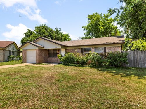 6505 Rose Ct, Forest Hill, TX, 76140-1332 | Card Image