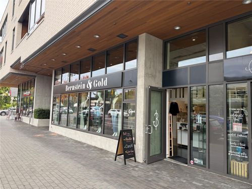 1967 Oak Bay Ave, Oak Bay, BC, V8R1E3 | Card Image