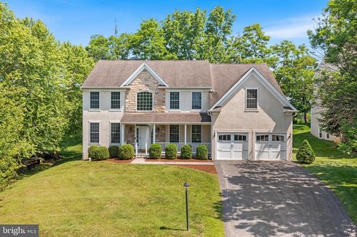 8-106 Gabrielle Ct, BROOMALL, PA, 19008-3036 | Card Image