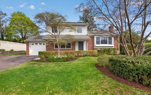 9 Eldridge Pl, Glen Cove, NY, 11542-3512 | Card Image