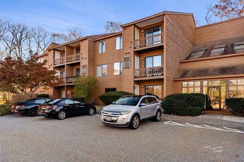 apt-18-132 W Meadow Rd, Haverhill, MA, 01832-1425 | Card Image