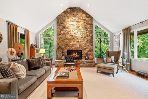 6800 Melody Ln, BETHESDA, MD, 20817-2923 | Card Image