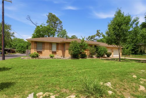 2703 Robinwood Ln, Denton, TX, 76209-1152 | Card Image