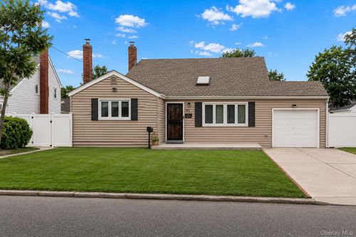 92 W 21st St, Deer Park, NY, 11729-3920 | Card Image