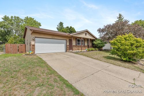 4561 Blackfoot Dr Sw, Grandville, MI, 49418-2261 | Card Image
