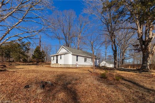 812 W Main St, Franklinville, NC, 27248-8179 | Card Image