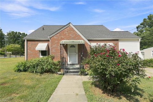 812 Oak St, Reidsville, NC, 27320-2116 | Card Image