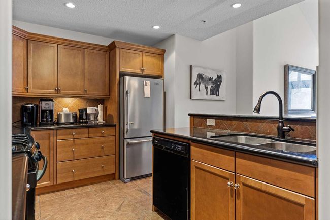 318 - 155 Crossbow Place, Condo with 2 bedrooms, 3 bathrooms and 1 parking in Canmore AB | Image 17