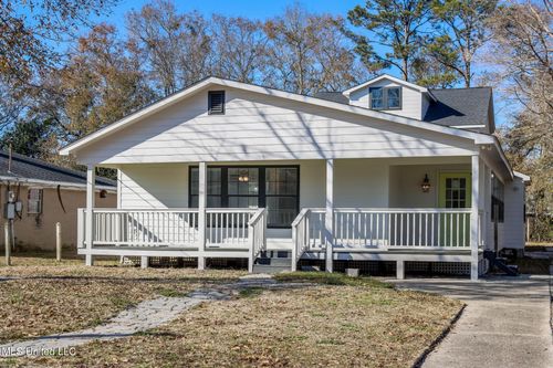 200 La Rosa Rd, Long Beach, MS, 39560-4010 | Card Image