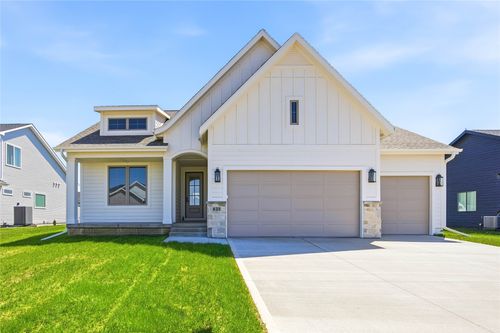427 Walnut Dr, Huxley, IA, 50124-5010 | Card Image
