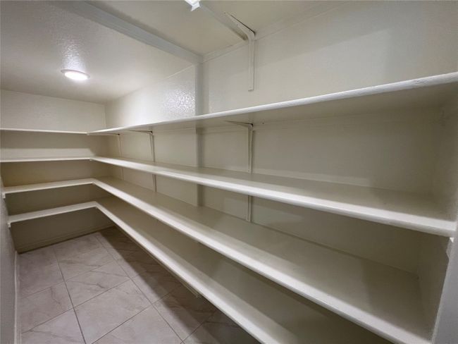 Huge Pantry | Image 9