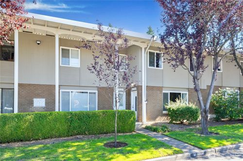 5628 123rd Ave Se, Bellevue, WA, 98006-3848 | Card Image