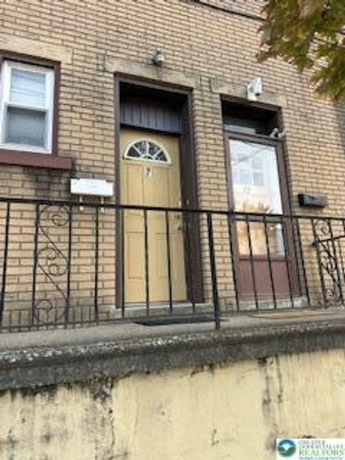 7 W North St, BETHLEHEM, PA, 18018-3906 | Card Image