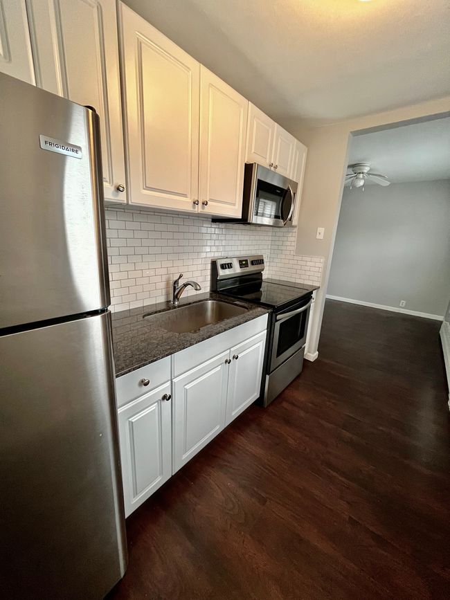 APT-4 - 62 Madison Ct, Condo with 1 bedrooms, 1 bathrooms and null parking in Clarkston MI | Image 6