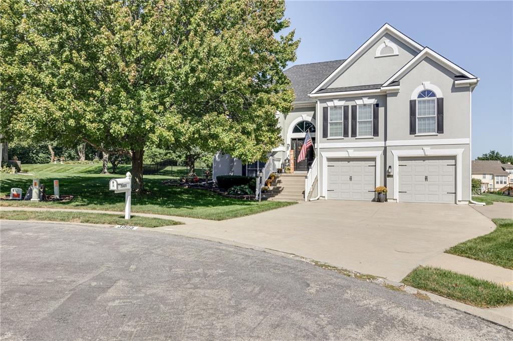 London Ct, Saint Joseph, MO 64506