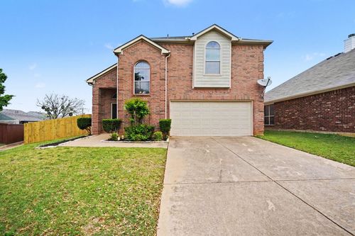 1053 Liberty Cir, Hurst, TX, 76053-8218 | Card Image